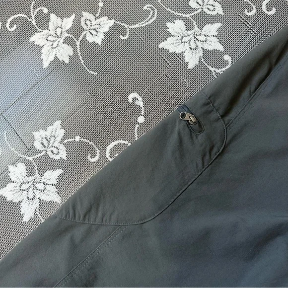 Patagonia Quandary Grey  Hiking Pant Sz 4 - Picture 8 of 13